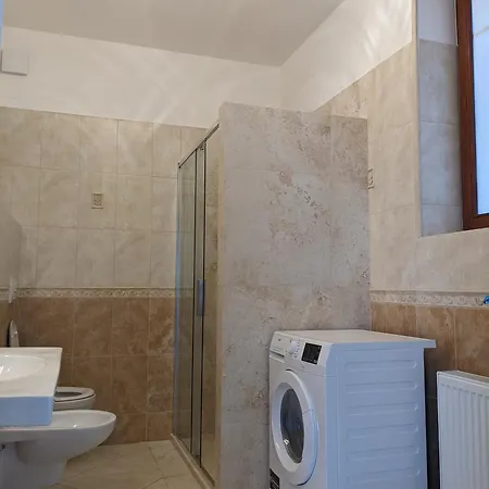 Clearvuehome Slavin Appartement *